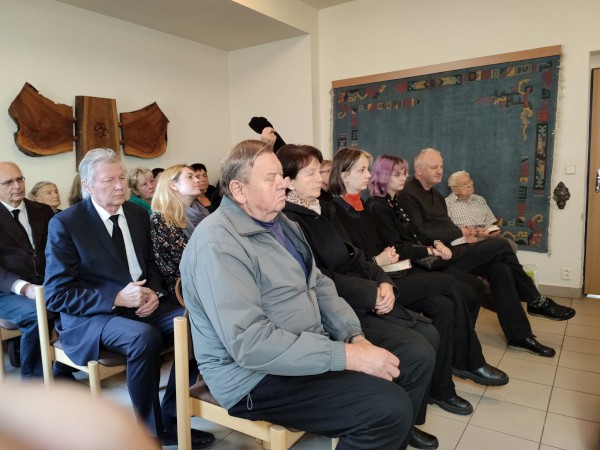 IMG_20221106_105609.jpg, 69kB