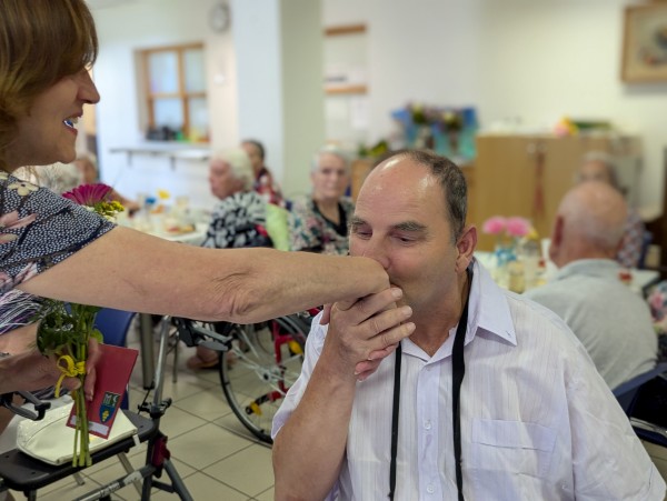 PXL_20250623_123340647.PORTRAIT.jpg, 61kB