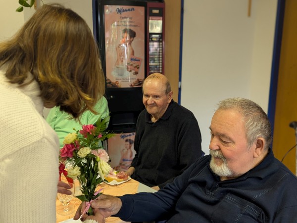 PXL_20250923_121816922.PORTRAIT.jpg, 63kB