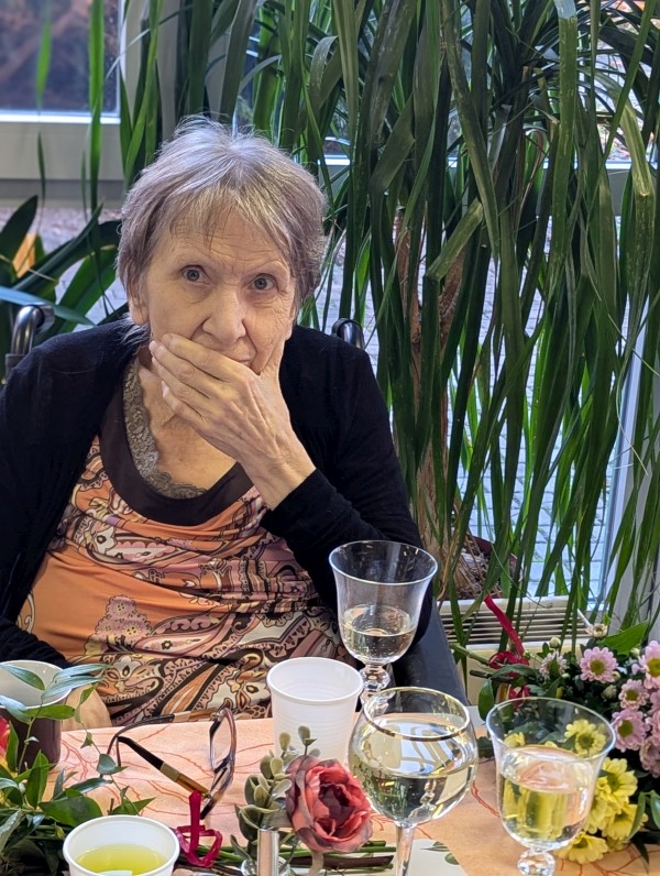 PXL_20251118_133235513.PORTRAIT.jpg, 177kB