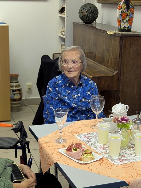 PXL_20251118_133246535.PORTRAIT.jpg, 130kB